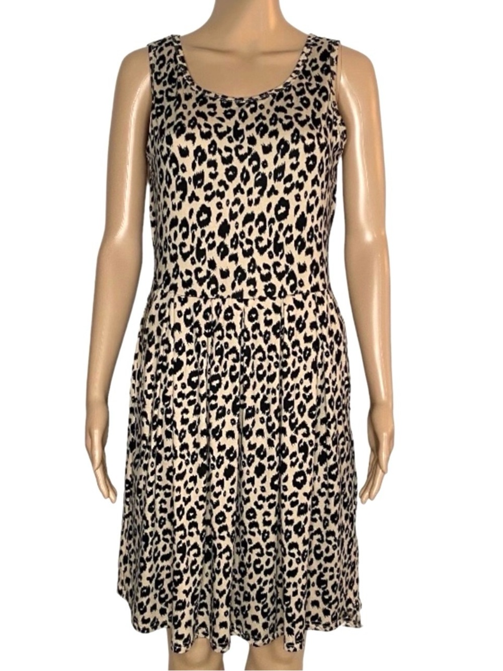 Cheeta print dress with pockets Sz.M